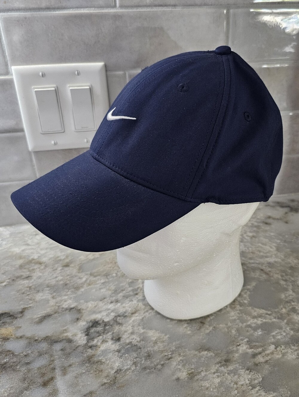 Nike Club Cap Structured Dri-Fit Hat Navy Blue White Swoosh M/L FV5563-410